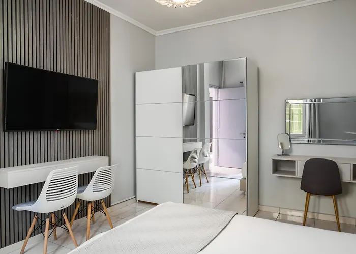 Corfu Center Design Incl Private Parking *